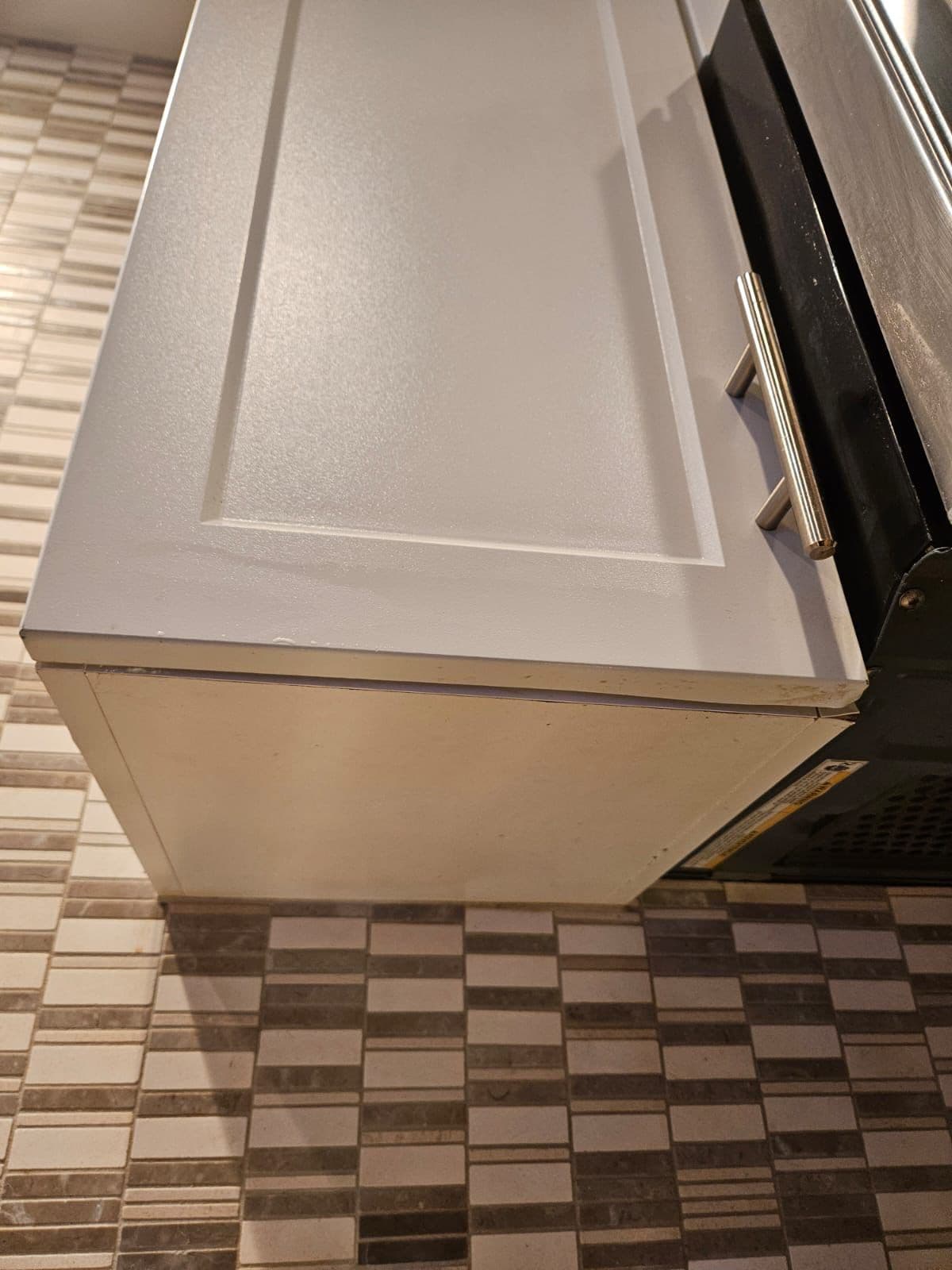 Cabinet Detailing after cleaning