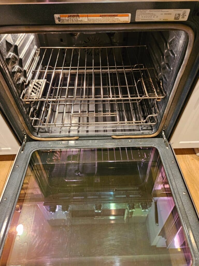 Oven after professional cleaning